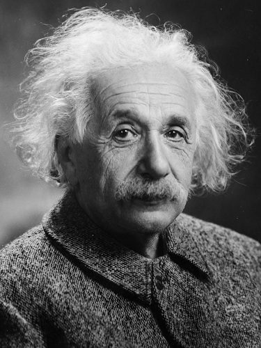 Um dos principais nomes da física, Albert Einstein ganhou o Nobel em 1921.
