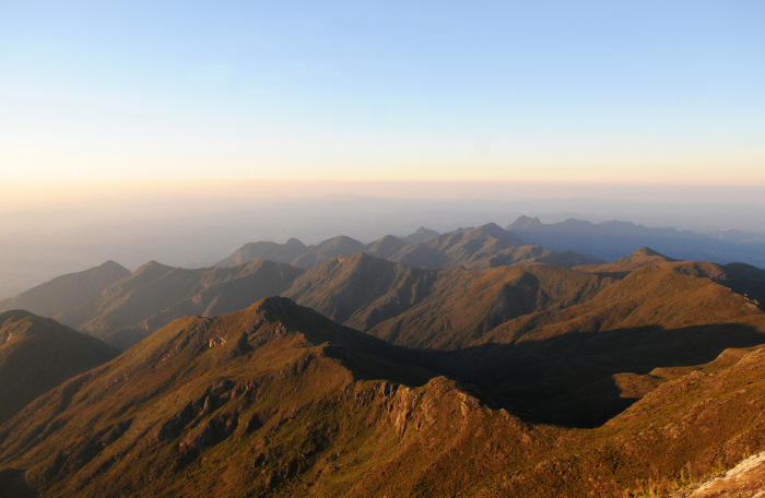 A Serra do Caparaó é uma das formações serranas do Espírito Santo. Nela está localizada o Pico da Bandeira.