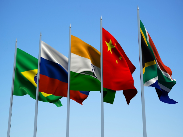 Bandeiras Brics Bandeiras dos países que formam o Brics, grupo de países considerados emergentes.