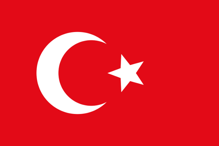 A bandeira do Império Otomano é muito semelhante à bandeira da atual Turquia.