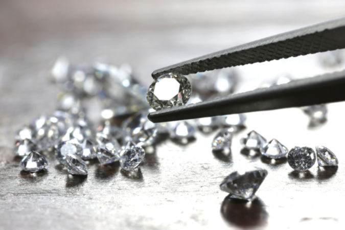 O diamante, um dos alótropos do carbono, é um dos materiais mais valiosos do mundo.  