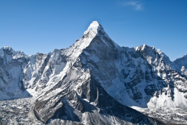 Cordilheira do Himalaia – conjunto de cadeias montanhosas onde se encontram as maiores altitudes do mundo
